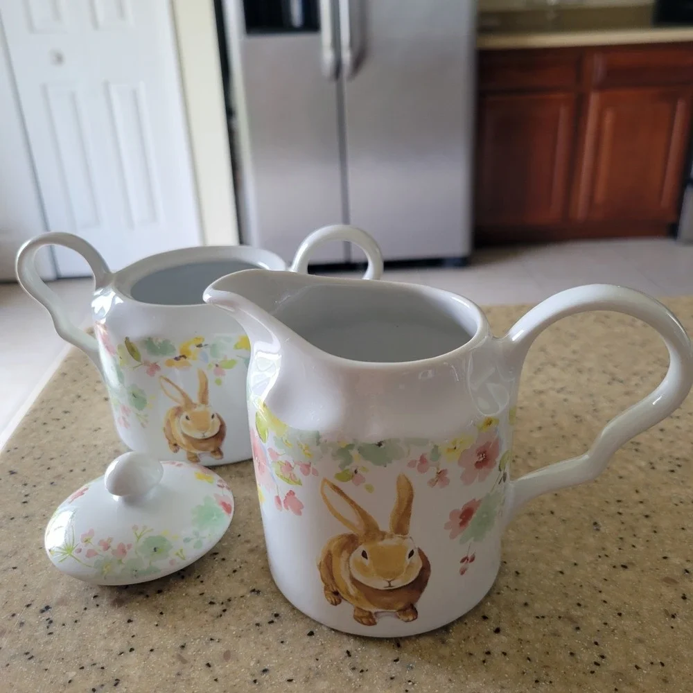 Vtg 222 Fifth Creamer & Sugar w/Lid Set Sydney Spring Floral Bunny Discontinued